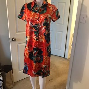 💖NWOT fun and flirty floral dress